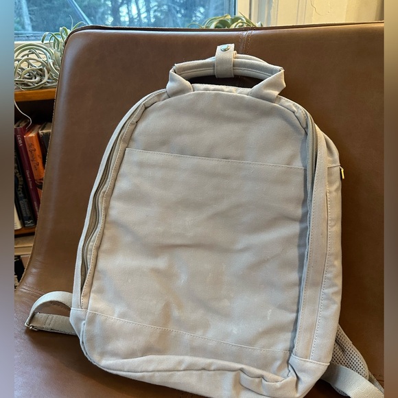 Day Owl Slim Pro Backpack - Picture 1 of 7